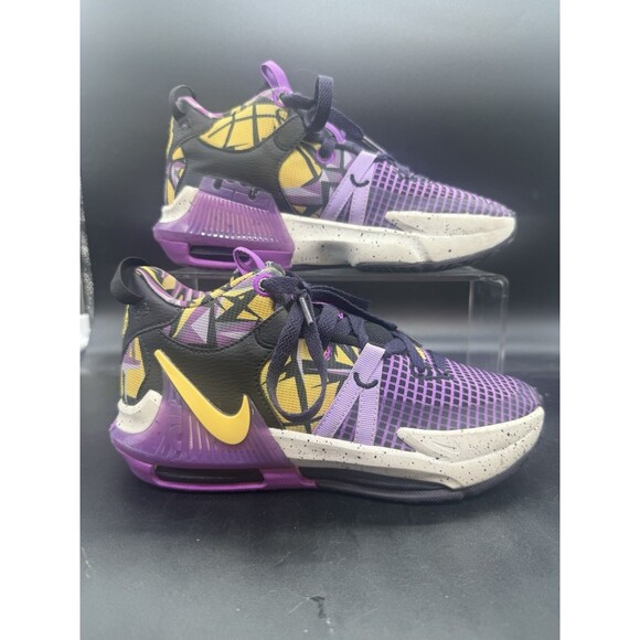 Nike Other - Nike Lebron Witness 7 SE GS Lakers Purple Gold Graffiti FD0209-001 Size 4.5Y EUC